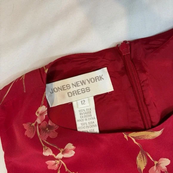 Silk Red Floral Midi Dress Vintage Jones New York Medium - Picture 8 of 8